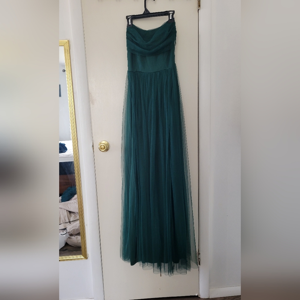 Luxxel Elegant Green Evening Gown